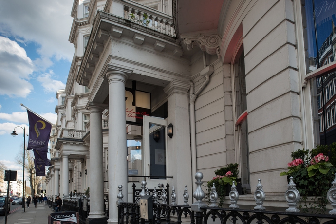 Imagen de los exteriores del Hotel Park International. Foto 13