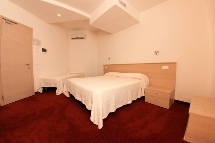 Imagen de la habitación del Hotel Park Italia, Stroppari. Foto 14