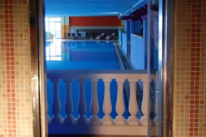 Imagen de la piscina del Hotel Park Jolanda. Foto 16