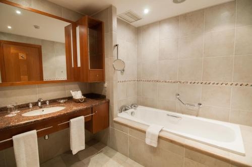 Imagen de la habitación del Hotel Park Lake Luxury. Foto 7