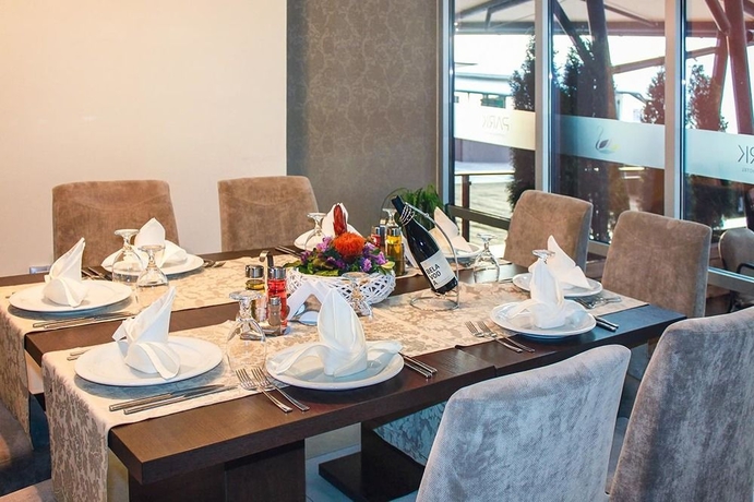 Imagen del bar/restaurante del Hotel Park Lakeside. Foto 5