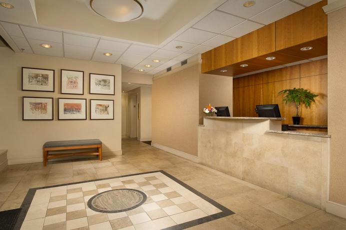 Imagen de los interiores del Hotel Park Lane Suites and Inn. Foto 6