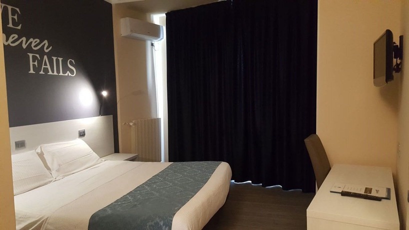 Imagen de la habitación del Hotel Park, Latina. Foto 9