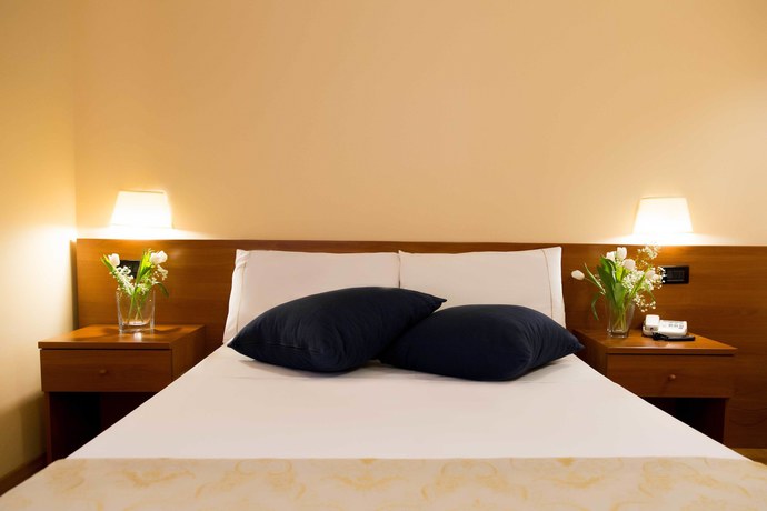 Imagen de la habitación del Hotel Park, Latina. Foto 17