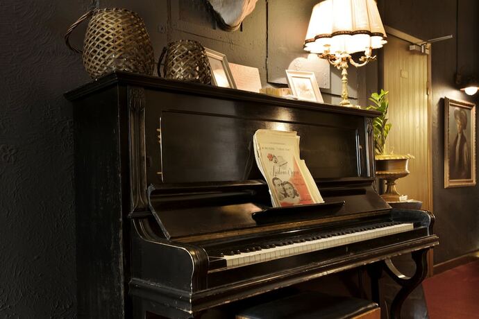 Imagen del bar/restaurante del Hotel Park Linköpings Fawlty Towers. Foto 11