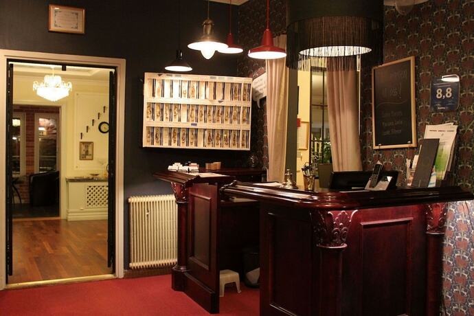 Imagen general del Hotel Park Linköpings Fawlty Towers. Foto 7