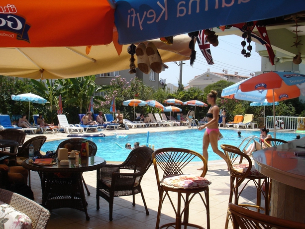 Imagen de la piscina del Hotel Park Mar Apart. Foto 16