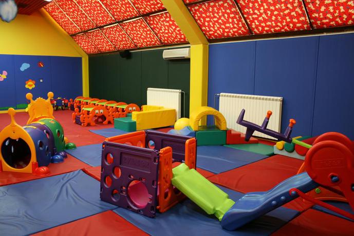 Imagen de los interiores del Hotel Park, Novi Sad. Foto 16