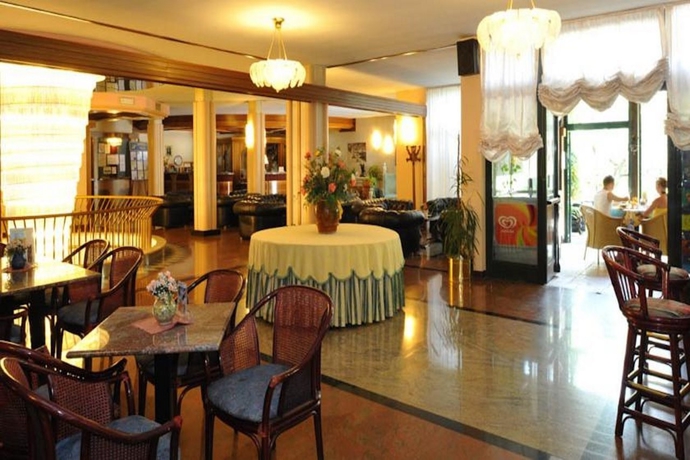 Imagen general del Hotel Park Oasi. Foto 11