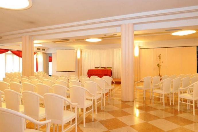 Imagen general del Hotel Park Oasi. Foto 13