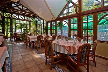 Imagen del bar/restaurante del Hotel Park, Palić. Foto 5