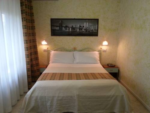 Imagen de la habitación del Hotel Park, Pino Torinese. Foto 6