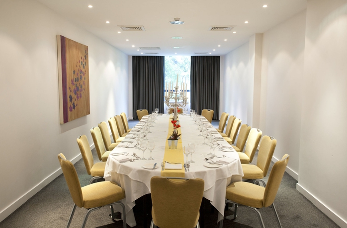 Imagen del bar/restaurante del Hotel Park Plaza Cardiff. Foto 5