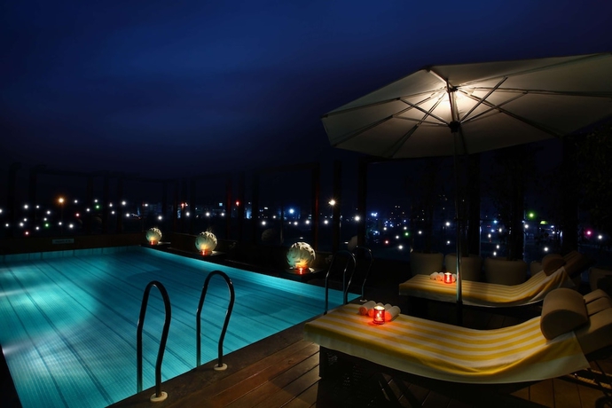 Imagen de la piscina del Hotel Park Plaza Delhi Cbd Shahdara. Foto 19