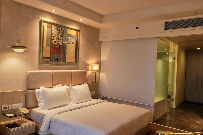 Imagen de la habitación del Hotel Park Plaza Faridabad. Foto 8