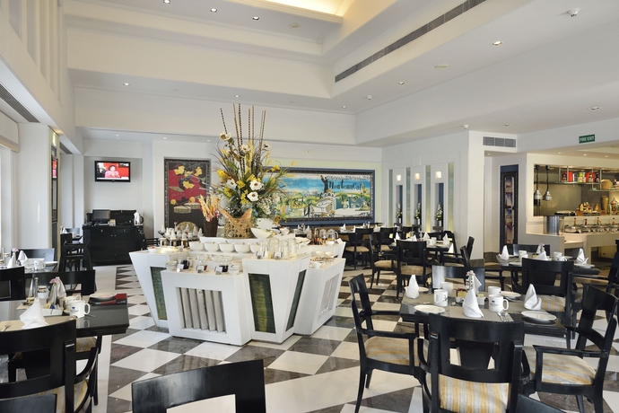 Imagen del bar/restaurante del Hotel Park Plaza Gurugram. Foto 5