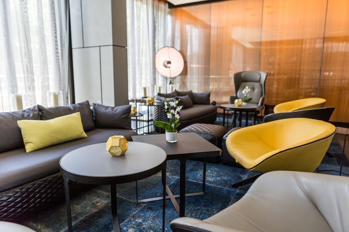 Imagen del bar/restaurante del Hotel Park Plaza London Park Royal. Foto 3