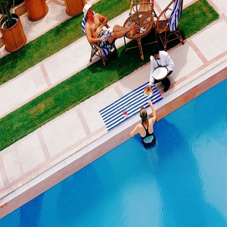 Imagen de la piscina del Hotel Park Plaza Ludhiana. Foto 18