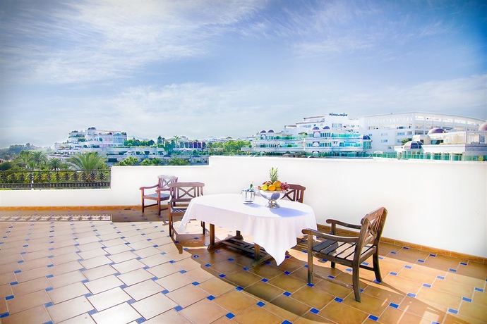 Imagen de la habitación del Hotel Park Plaza Suites. Foto 8