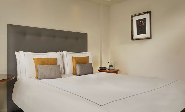 Imagen de la habitación del Hotel Park Plaza Victoria London. Foto 6