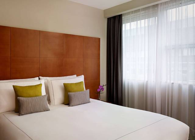 Imagen de la habitación del Hotel Park Plaza Victoria London. Foto 14