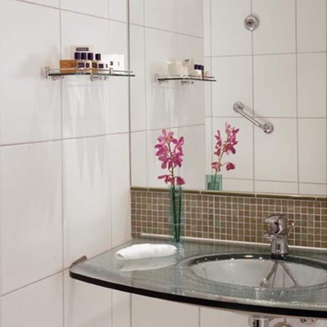 Imagen de la habitación del Hotel Park Plaza Victoria London. Foto 17