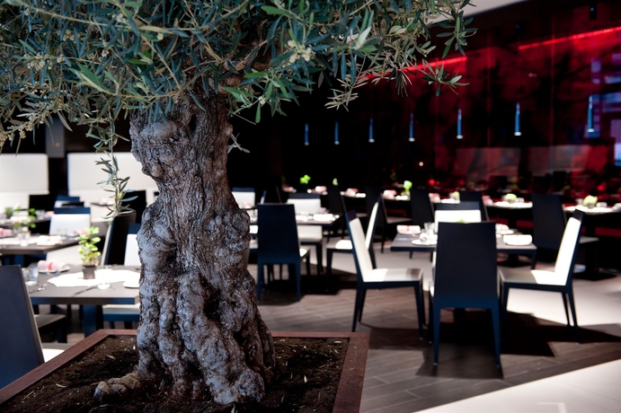 Imagen del bar/restaurante del Hotel Park Plaza Westminster Bridge London. Foto 4