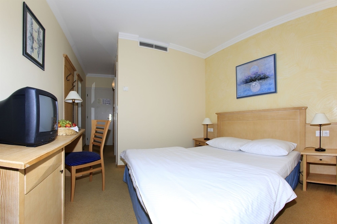 Imagen de la habitación del Hotel Park Punat managed by Falkensteiner. Foto 11