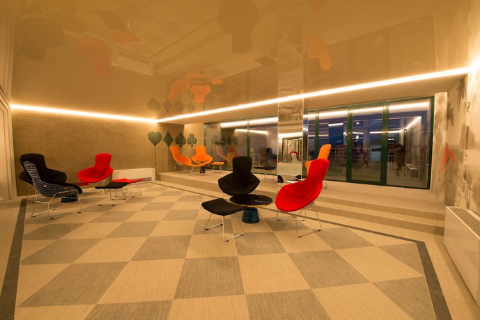 Imagen de los interiores del Hotel Park RAYA Garden. Foto 17