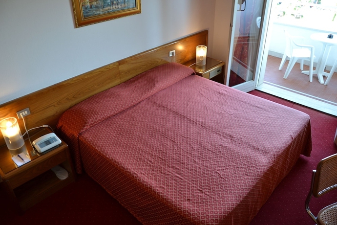 Imagen de la habitación del Hotel Park Ravenna. Foto 15