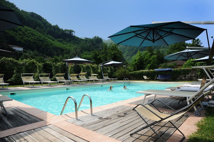 Imagen de la piscina del Hotel Park Regina. Foto 11