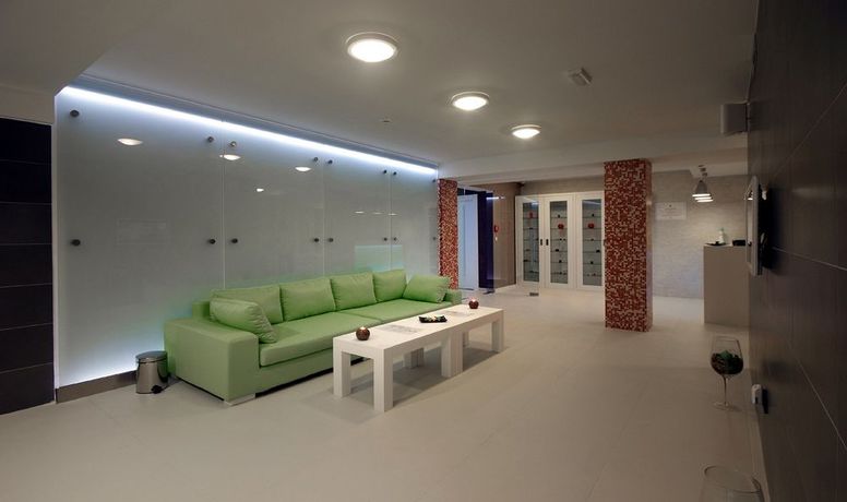 Imagen de los exteriores del Hotel Park, Regi&oacute;n de Doboj. Foto 6