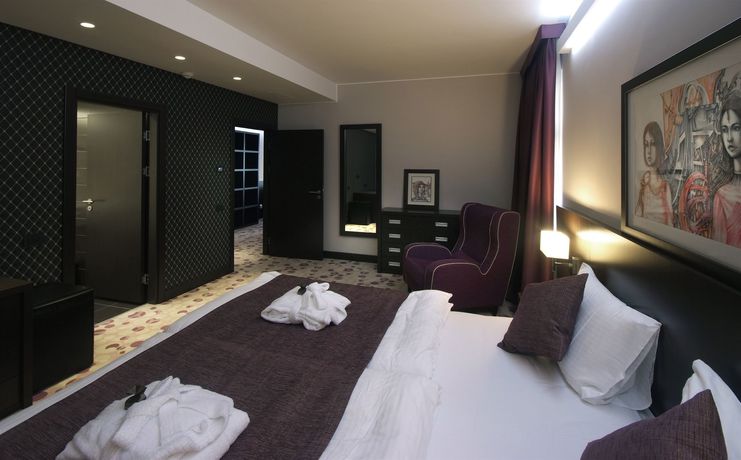 Imagen de los interiores del Hotel Park, Regi&oacute;n de Doboj. Foto 8