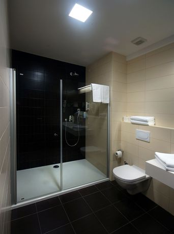 Imagen de los interiores del Hotel Park, Regi&oacute;n de Doboj. Foto 14