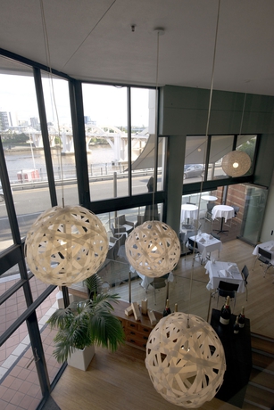 Imagen del bar/restaurante del Hotel Park Regis North Quay. Foto 5