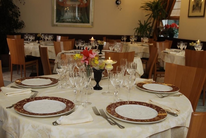 Imagen del bar/restaurante del Hotel Park Ripaverde. Foto 5