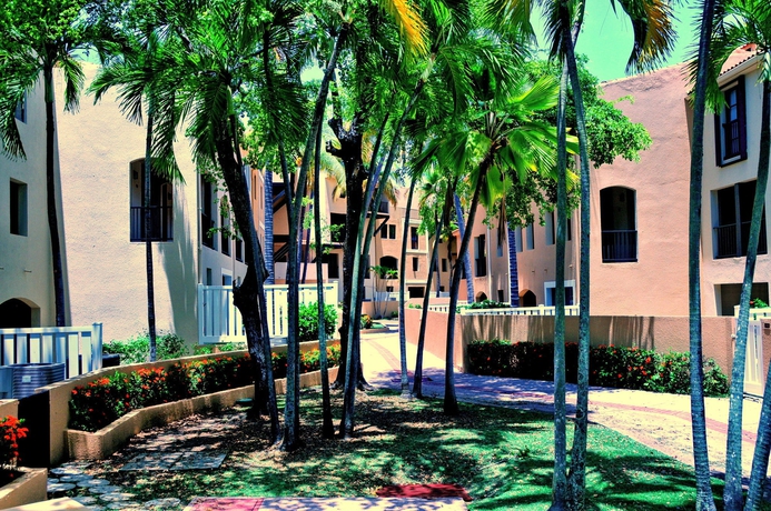 Imagen de los exteriores del Hotel Park Royal Homestay Club Cala Puerto Rico. Foto 11
