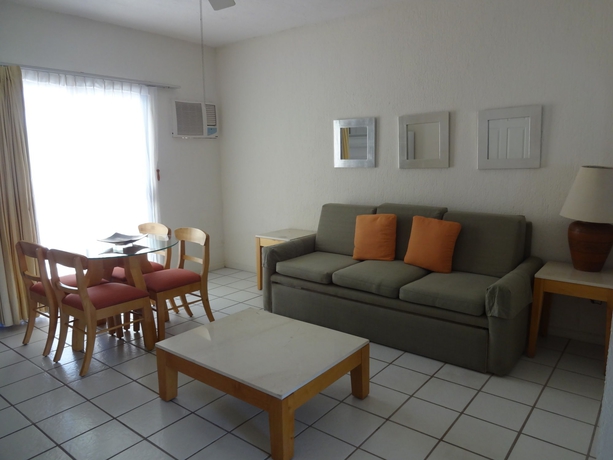 Imagen de los interiores del Hotel Park Royal Homestay Los Cabos. Foto 13