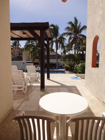 Imagen de la piscina del Hotel Park Royal Homestay Los Cabos. Foto 16