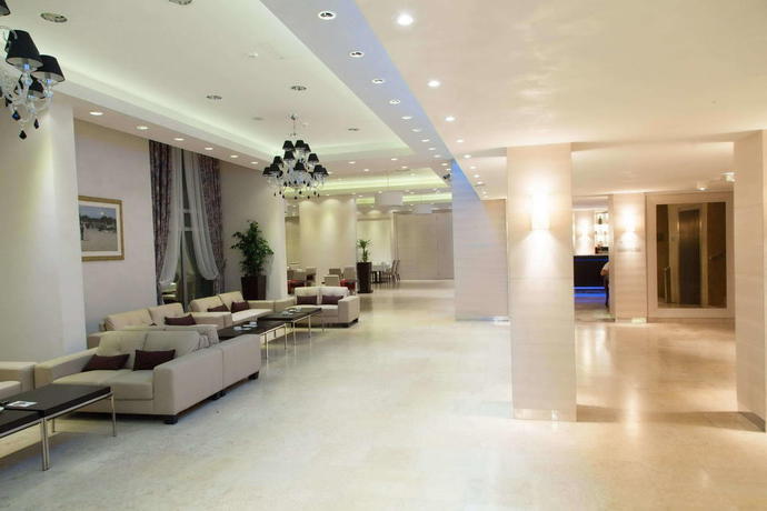 Imagen de los interiores del Hotel Park, Ruma. Foto 14