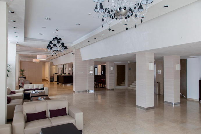 Imagen de los interiores del Hotel Park, Ruma. Foto 15