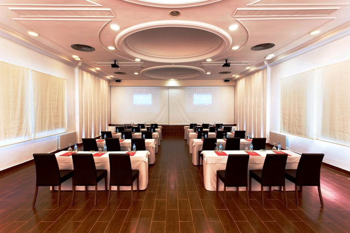 Imagen de los interiores del Hotel Park San Jorge. Foto 10