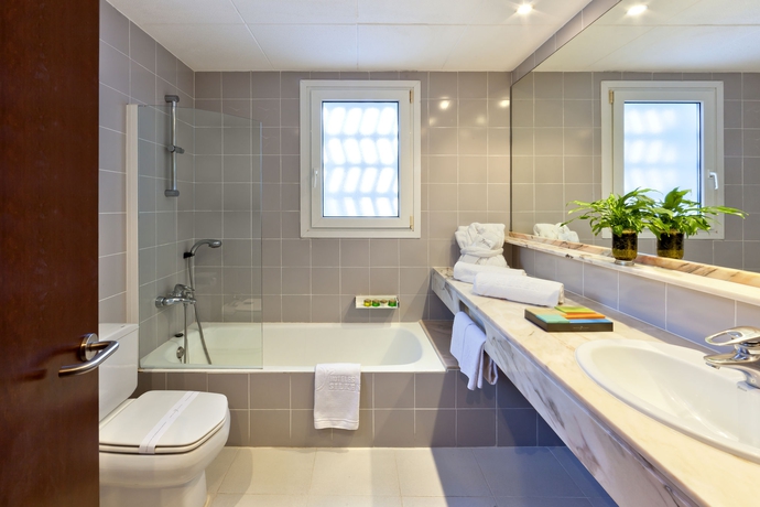 Imagen de la habitación del Hotel Park San Jorge. Foto 6