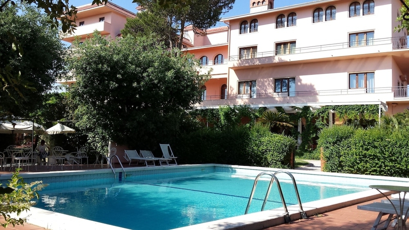 Imagen de la piscina del Hotel Park San Michele. Foto 19
