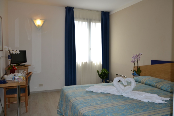 Imagen de la habitación del Hotel Park Sant' Elia. Foto 9