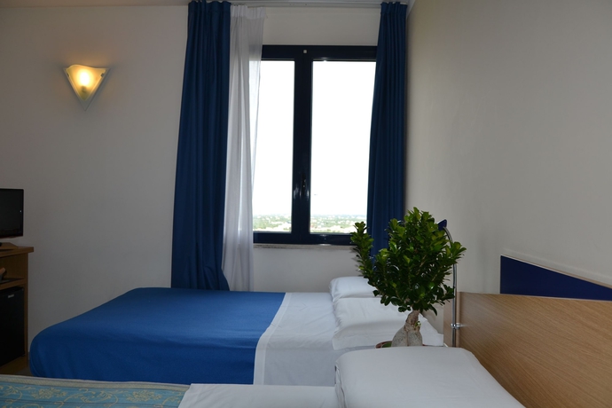 Imagen de la habitación del Hotel Park Sant' Elia. Foto 14