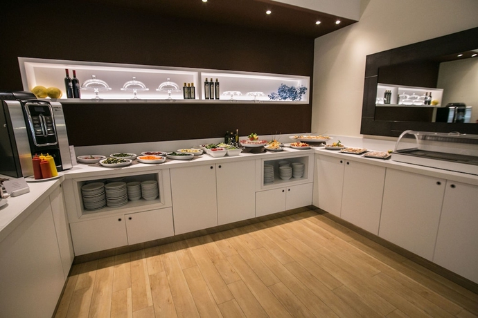 Imagen del bar/restaurante del Hotel Park Serena. Foto 4