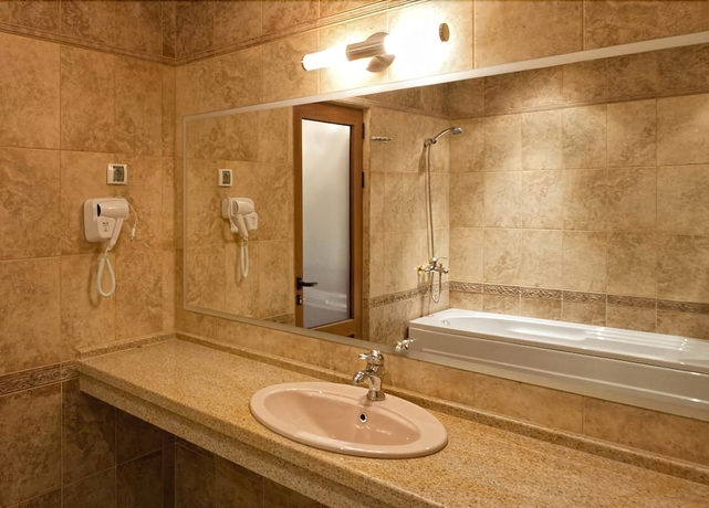 Imagen de la habitación del Hotel Park Sevastokrator. Foto 6