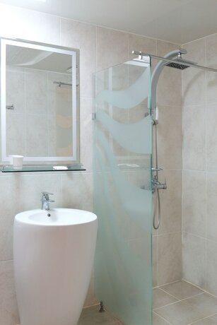 Imagen de la habitación del Hotel Park Side Hotel. Foto 3