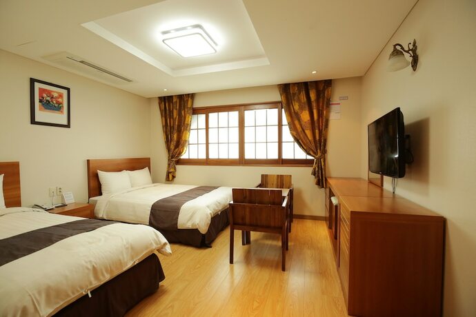 Imagen de la habitación del Hotel Park Side Hotel. Foto 4